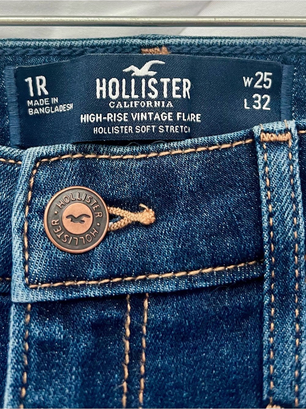 Hollister Men’s Bootcut Jeans in Dark Blue Denim
